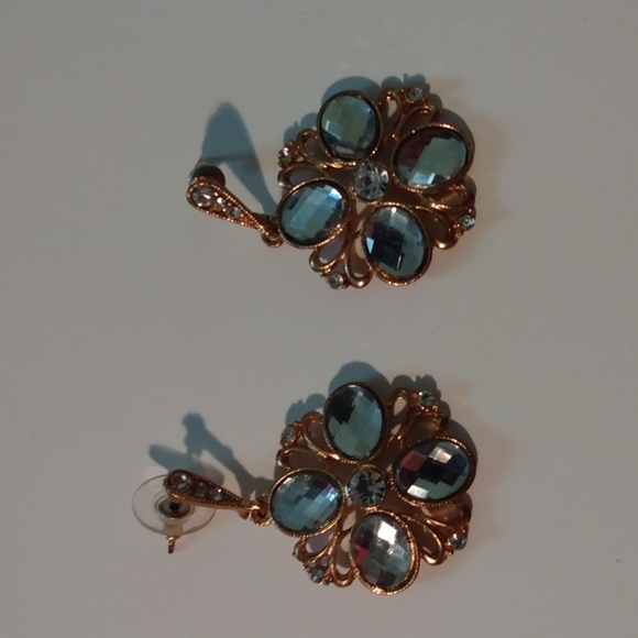 Jewelry - Rhinestone Earrings Floral Pattern